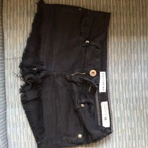 Used size 0. Black Bullhead Frayed shorts